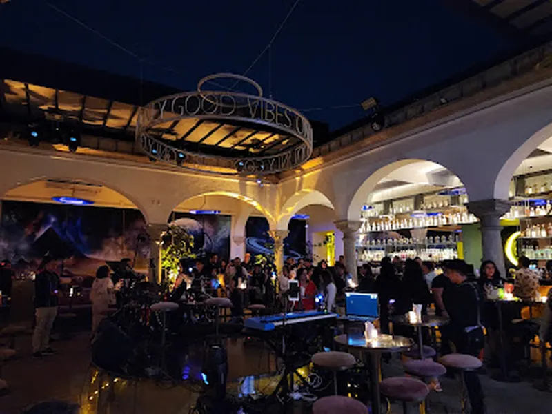 Cozana: Rooftop, Boutique Destilados Oaxaca