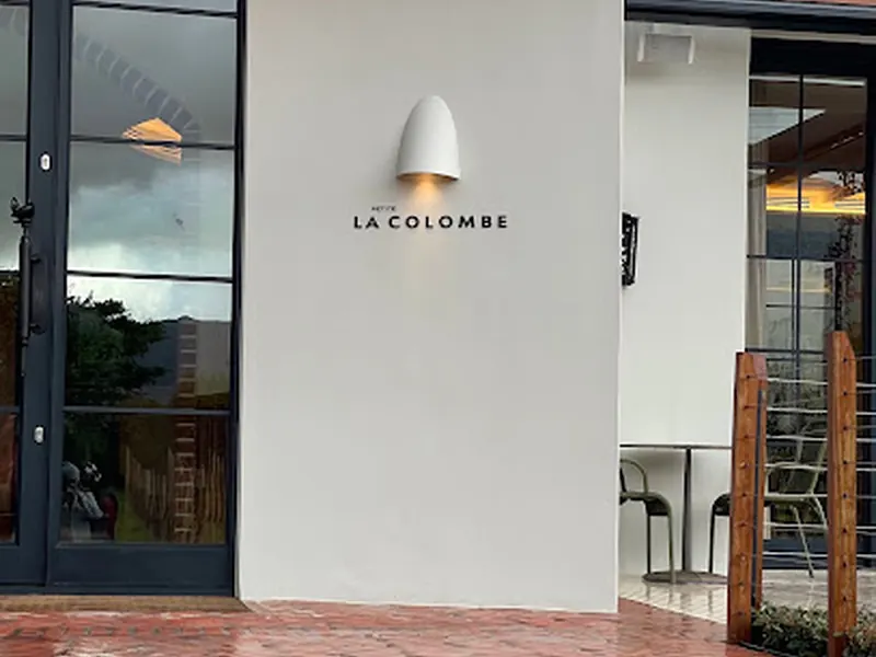 La Petite Colombe