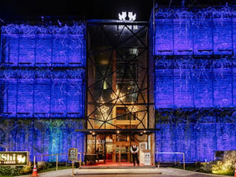 ShiShi Nightclub & Izakaya Lounge