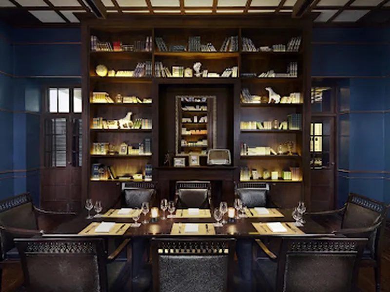 The Service 1921 Restaurant & Bar