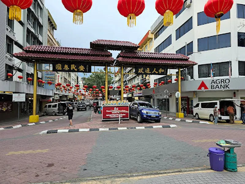 Gaya Street Sunday Market