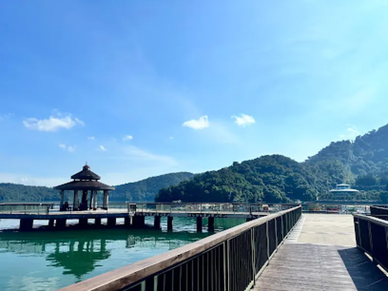 Ita Thao Pier Plaza