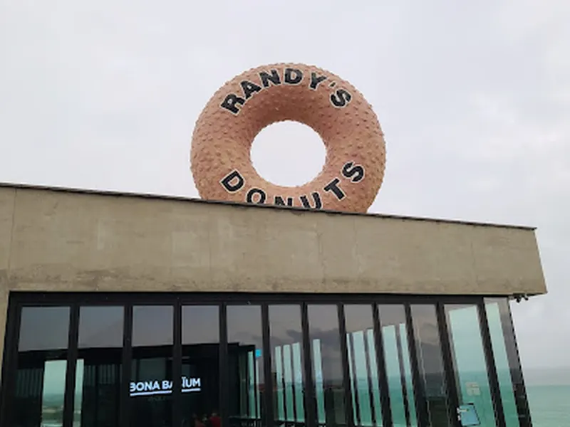 Randy’s Donuts