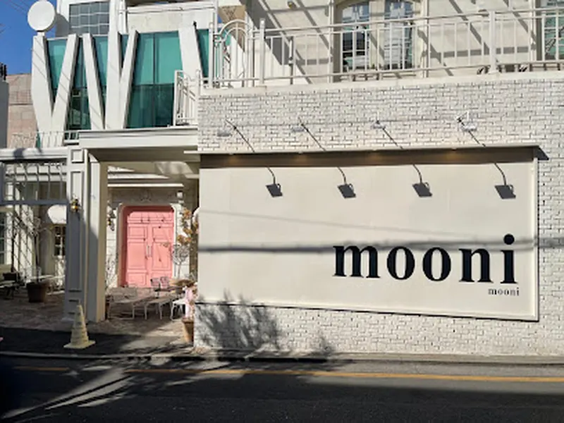 Mooni Apgujeong