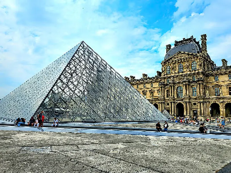Louvre Pyramid