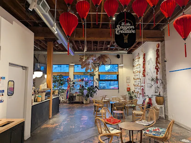 Hello Em Việt Coffee & Roastery