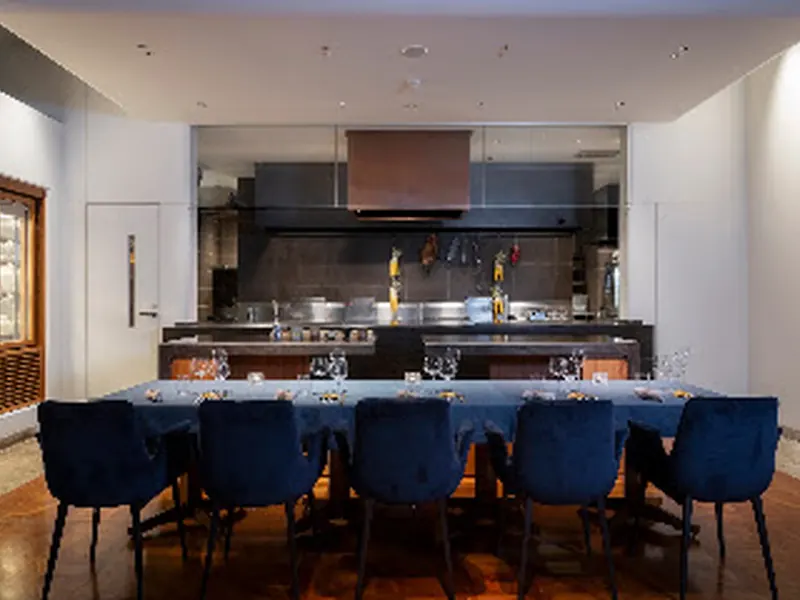 The Flats. Restaurant/Bar