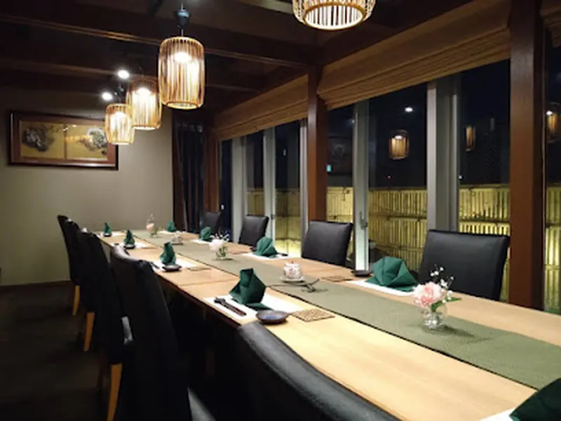 Umaimonoari Omiya Sendaiekimaeten