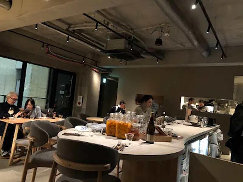 apéro. wine bar AOYAMA