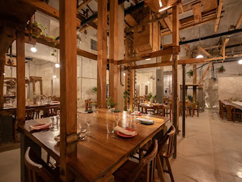 SALÓN GALLOS