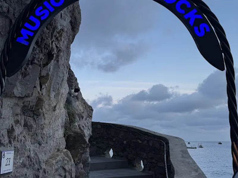 Music On the Rocks
