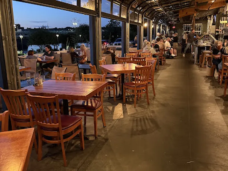 High Tide Restaurant and Bar