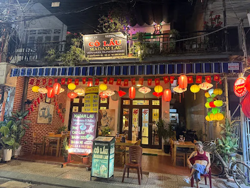 Madam lau