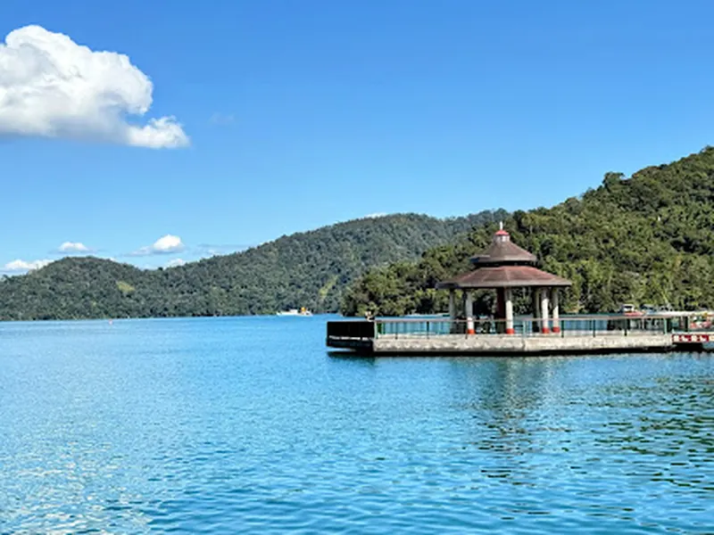 Ita Thao Pier Plaza