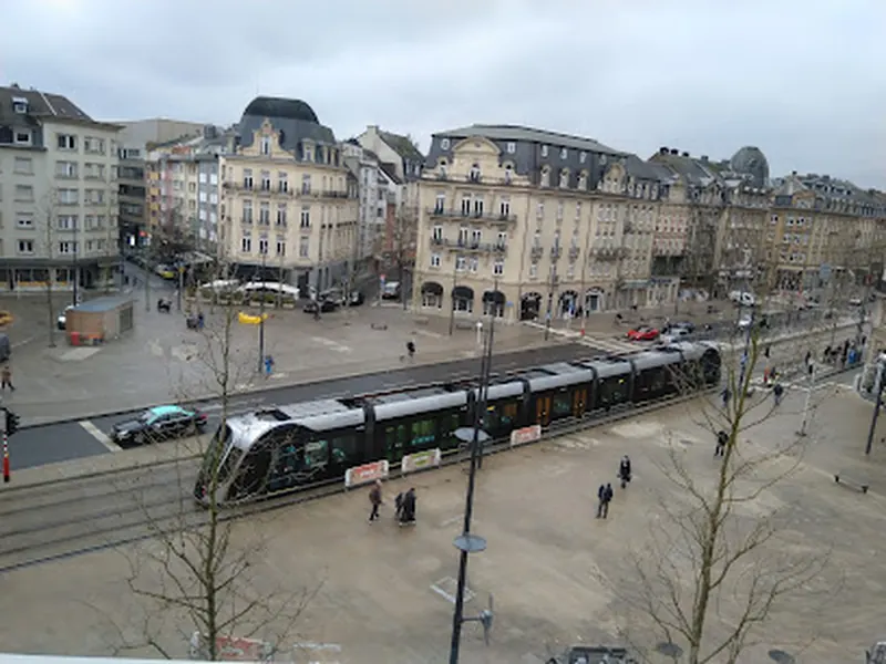 Pl. de Paris