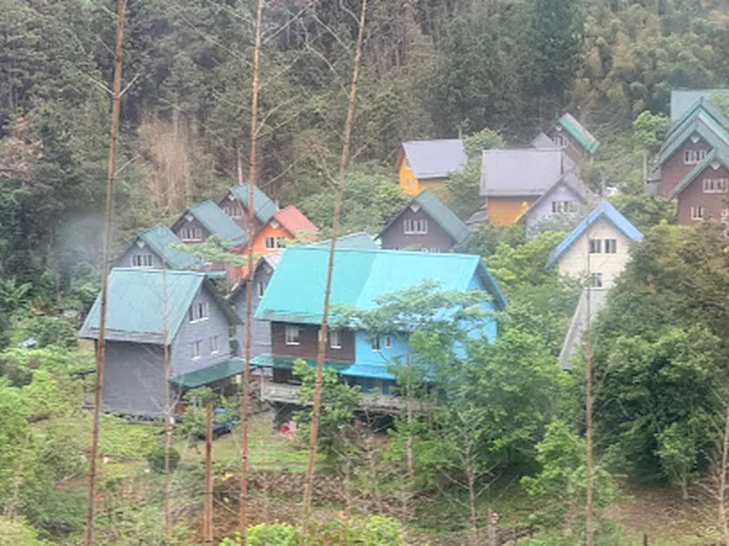 Communities have to Enya Na - Little Switzerland - palms Village