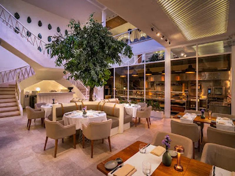 Mauri Restaurant