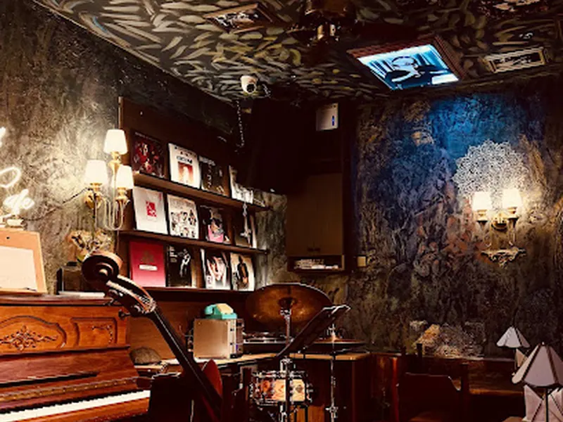 Bird Jazz Cafe & Bar