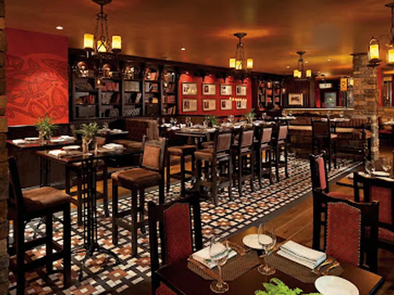 Paddy's Irish Pub & Restaurant