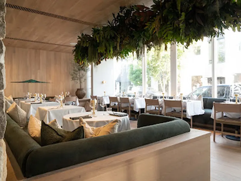Rodd & Gunn, The Lodge James Street