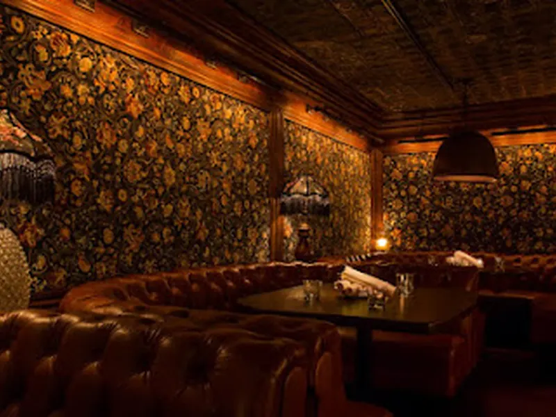 Gilt Bar