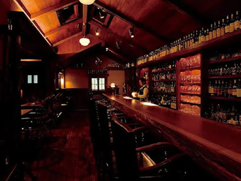 Main Bar Coat